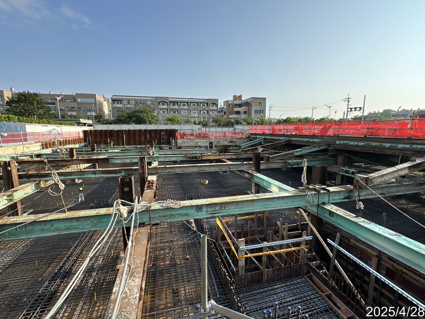 1140428 B2F柱牆及B1F版樑勘驗照片